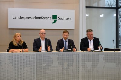 Gemeinsam auf der Pressekonferenz nach dem Aus der Sondierungen mit dem BSW: Sozialministerin Petra Köpping und Parteichef Henning Homann für die SPD sowie Ministerpräsident und Parteichef Michael Kretschmer sowie Fraktionschef und Landesvize Christian Hartmann (von links) für die CDU.