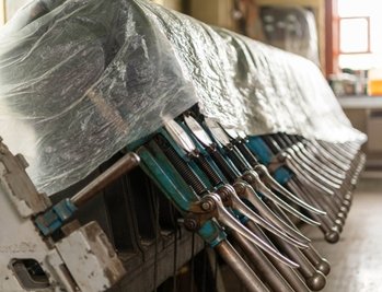 Die Hebel und Schalter des Stellwerkes funktionieren. Sie sind aber mit einer Folie abgedeckt, um sie vor Staub zu schützen.