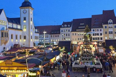 Die Vergabe der Stände auf dem Freiberger Christmarkt - hier ein Bild von 2014 -beschäftigt das Landgericht Chemnitz. 
