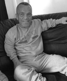 Der britische Schauspieler Paul Grant wurde 56 Jahre alt.