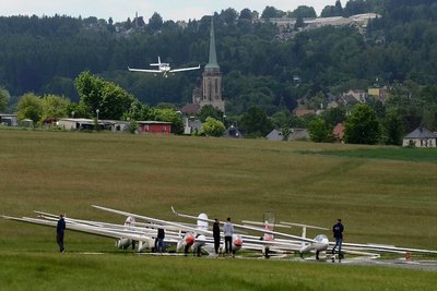 Der Flugplatz Auerbach gehört derzeit dem sächsischen Kader-Nachwuchs im Leistungssegelflug.