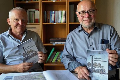 Autor Walter Hemmerlein und Verleger Frieder Seidel (rechts) mit dem neuen Buch.