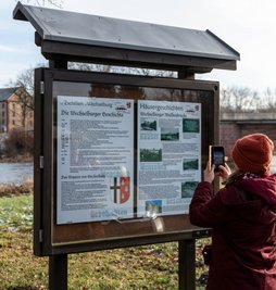 In Wechselburg wurden weitere Infotafeln zur Ortshistorie angebracht, so zum Beispiel am Parkplatz an der Mulde. 