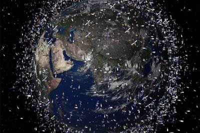 Dieses computergenerierte Bild der European Space Agency (ESA) zeigt Schrott früherer Weltraummissionen.