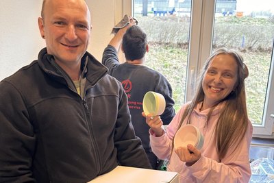 Mario Wirth, Florian Geidel und Svitlana Shevchenko machen den neuen Generationentreff startklar.