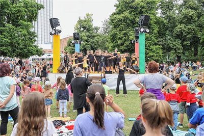 Auch im vergangenen Jahr eröffnete das Studio W.M. den Parksommer mit dem Musikpicknick.