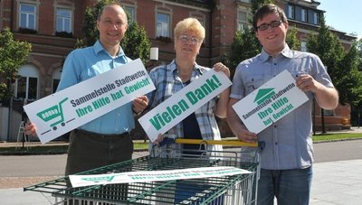 Für die Oelsnitzer Stadtwette setzen sich ein (v. l.): Daniel Marsic, Pastor der Baptistengemeinde Oelsnitz, Eva-Maria Fuhrmann von der katholischen Kirchgemeinde und Steve Gude, Projektleiter.