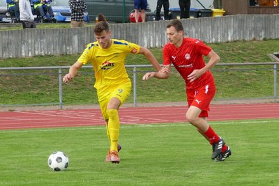 Schnürte in Irfersgrün einen Doppelpack: Riccardo Gläser (links).