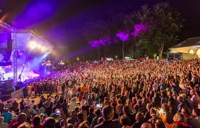 Am 22. August 2015 spielten die Puhdys auf der Zwickauer Freilichtbühne ein restlos ausverkauftes Konzert.