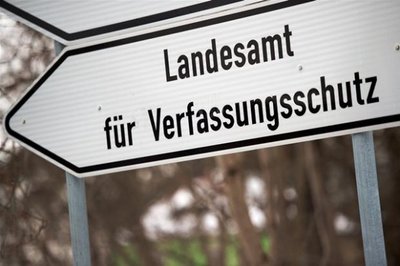 Als Begründung heißt es, dass mehrere Personen in dem Verein vom Landesamt für Verfassungsschutz beobachtet werden  und dass mindestens dessen Vorsitzender Thomas Witte als rechtsextremistisch eingestuft wird.