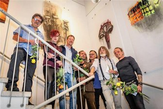 7 auf einen Streich: Wenn Künstler neue Wege gehen - Sieben Künstler zeigen derzeit in der Dorfgalerie Auerswalde in der Ausstellung „7 auf einen Streich“ ihre Werke. Es sind: Helge Meerheim, Lydia Thomas, Marcel Kabisch, Silvio Ukat, Christoph Roßner, Johannes Hoyer und Ronald Münch (v.l.).