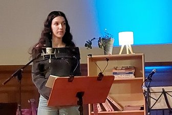 7 ultimative Tipps für den Poetry Slam in Rochlitz: „Höre, schaue anderen zu“ - Elisabeth König ist die diesjähriger Gewinnerin beim Poetry Slam am Rochlitzer Gymnasium.