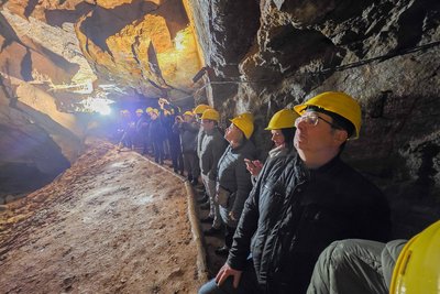 Im Besucherbergwerk Grube Tannenberg in Schneckenstein fand vor wenigen Tagen eine Begehung statt, bei der über Erweiterungsideen gesprochen wurde.