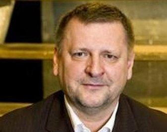 
              <p class="artikelinhalt">Roland May, ab 2009 Intendant.</p>
              <p class="artikelinhalt" />
            