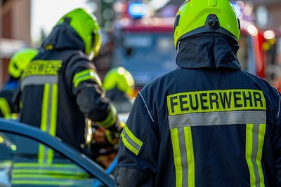 Die Feuerwehr musste im Rabensteiner Wald schon wieder ein Feuer löschen. Erst vor drei Wochen hatte es dort gebrannt.
