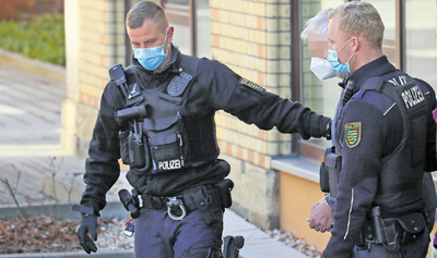 Der 74-jährige Limbach-Oberfrohnaer muss lebenslang ins Gefängnis. Das Gericht sprach ihn des Mordes schuldig. 
