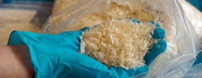 Drogenfahnder stoßen immer wieder auf Crystal Meth. Das Foto zeigt einen Fund, der vor einiger Zeit in Sachsen gemacht wurde. 