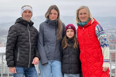 Familie Richter aus dem Erzgebirge lebt für ein Jahr in Norwegen. Im Sommer werden Ulf, Stine, Jonna und Doreen Richter (v. l.) wieder in ihre Heimat zurückkehren. Foto: Doreen Richter