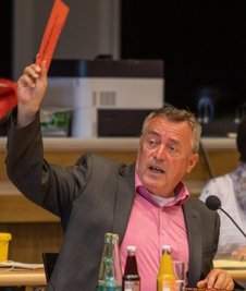 Seine Stimme hatte Gewicht im Stadtrat - Ralf Oberdorfer war 21 Jahre lang dessen Chef. Am Dienstag nahm er Abschied.