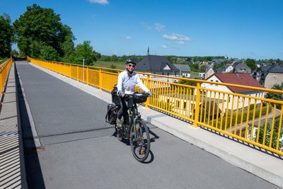 In Geringswalde kann man auf dem Radweg Richtung Rochlitz schon über eine neue Brücke fahren.