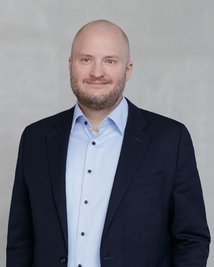 Der Gesamtbetriebsrat der Commerzbank um Chef Sascha Uebel will Strafanzeige gegen die Unicredit stellen