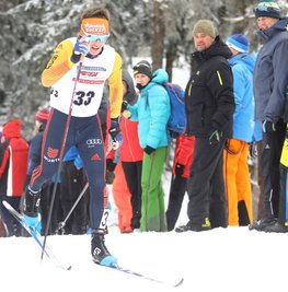 Schon zur Hälfte des 15 Kilometer langen U-16-Rennens hatte sich Jonas Müller vom Feld abgesetzt. Danach baute der Starter des ATSV Gebirge/Gelobtland seinen Vorsprung weiter kontinuierlich aus. 