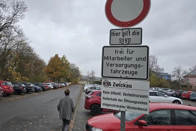 Das Gelände des Landratsamtes wird von ortskundigen Fahrern als Schleichweg benutzt.