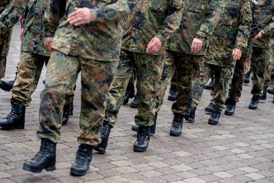Sollen sich Bundeswehrsoldaten an einem möglichen Friedenseinsatz in der Ukraine beteiligen? Darüber wird nun verstärkt diskutiert.