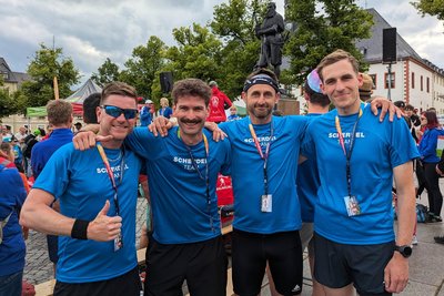 Rico Ullmann, Josua Arnold, André Feig und Pascal Burckhardt (von links) sind die ersten Gewinner der Silber-Trophäe.