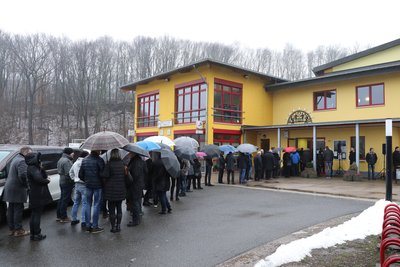 800 Gäste kamen zur Trauerfeier in die Ritter-Georg-Halle in Schwarzenberg.