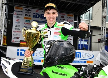 Erstes Saisonrennen, erster Sieg: Marvin Siebdrath hatte am Wochenende in Oschersleben gleich richtig Grund zur Freude. 