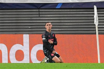 Nie zu greifen und wie seine Mitspieler an diesem Mittwochabend in Leipzig eine Nummer zu groß für RB: Englands Nationalspieler Phil Foden. Foto: Imago