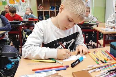 Auch die Grundschule Eibenstock beteiligte sich an der Schokowette, im Bild ist Luka Unger aus der vierten Klasse.