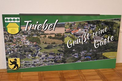 Ein großes Wandbild wird künftig die Ansicht des neuen Mehrzweckgebäudes in Triebel schmücken.
