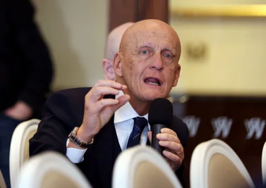 Chef der FIFA-Schiedsrichterkommission: Pierluigi Collina. (Archivbild)