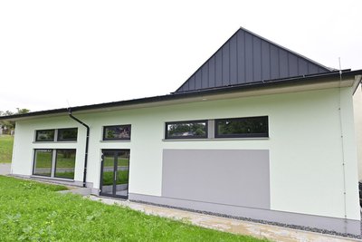 Der Anbau für Sport- und Vereinsnutzung befindet sich am Kultursaal an der Triebeler Hauptstraße.