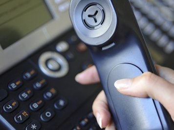Einen gängigen Telefonanschluss besitzt das Gemeindeamt in Zettlitz zurzeit nicht. 