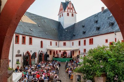 Wie in den vergangenen Jahren wandelt sich der Innenhof von Schloss Rochsburg in eine keltische Burg.