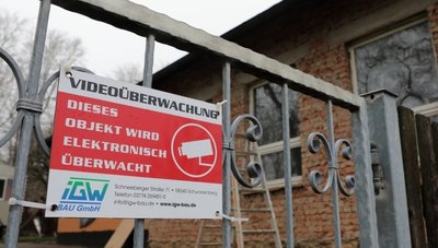 Die Baustelle ist nun abgeriegelt und videoüberwacht. 