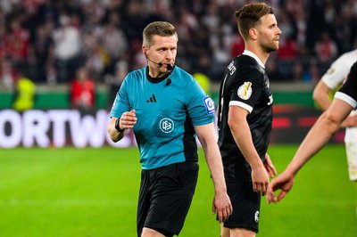 Tobias Welz (l) geriet nach dem DFB-Pokal-Halbfinale stark in die Kritik, nun pfeift er wieder ein Spiel der Stuttgarter.