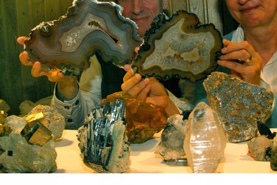 Zauberhaftes Gestein jeglicher Art, hier sind es Achatscheiben, erwarten Besucher wieder bei der Mineralienbörse in Oelsnitz. Es ist bereits die 19.