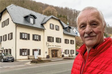 Ortsvorsteher Bernd Reichmann vor dem Haus der Begegnung in Rothenthal. Es ist für viele Menschen im Erzgebirge von großer Bedeutung. Oft finden darin Veranstaltungen statt. 