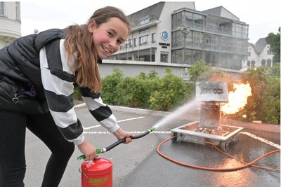 Auf dem IGA-Handwerkermarkt gab es einiges zu erleben, auch für Kinder – im Bild die neunjährige Caja Kurzweg aus Aue.