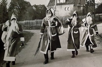 Dieses Weihnachtsmannfoto wurde vor 35 Jahren in Jocketa aufgenommen. 