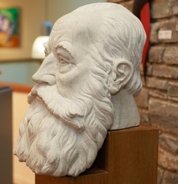 Dem Holz Gesicht geben: Friedhelm Schelters "Georg der Bärtige".