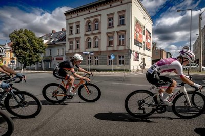 Pia Grünewald (Mitte) fuhr in Polen aufs Podest.
