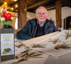 Kurt Baldauf wurde in Pockau mit dem Ehrenamtspreis des Erzgebirgskreises im Monat März ausgezeichnet. 