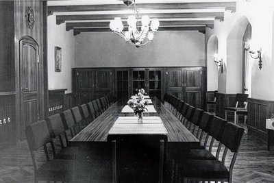 Das fast schon prachtvolle Sitzungszimmer im Obergeschoss. 
