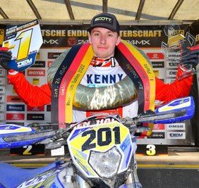 Luca Fischeder aus Geringswalde hat beim Heimspiel abgeräumt. Er gewann nicht nur in seiner Klasse E3, sondern auch erstmals die übergreifende Championatswertung. 