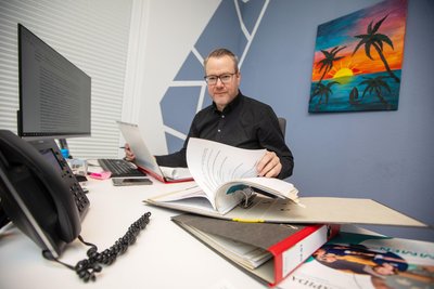 Christophe Holzapfel, Einrichtungsleiter des Aspida Pflegecampus in Plauen, kennt das Problem nicht beschiedener Sozialhilfeanträge.